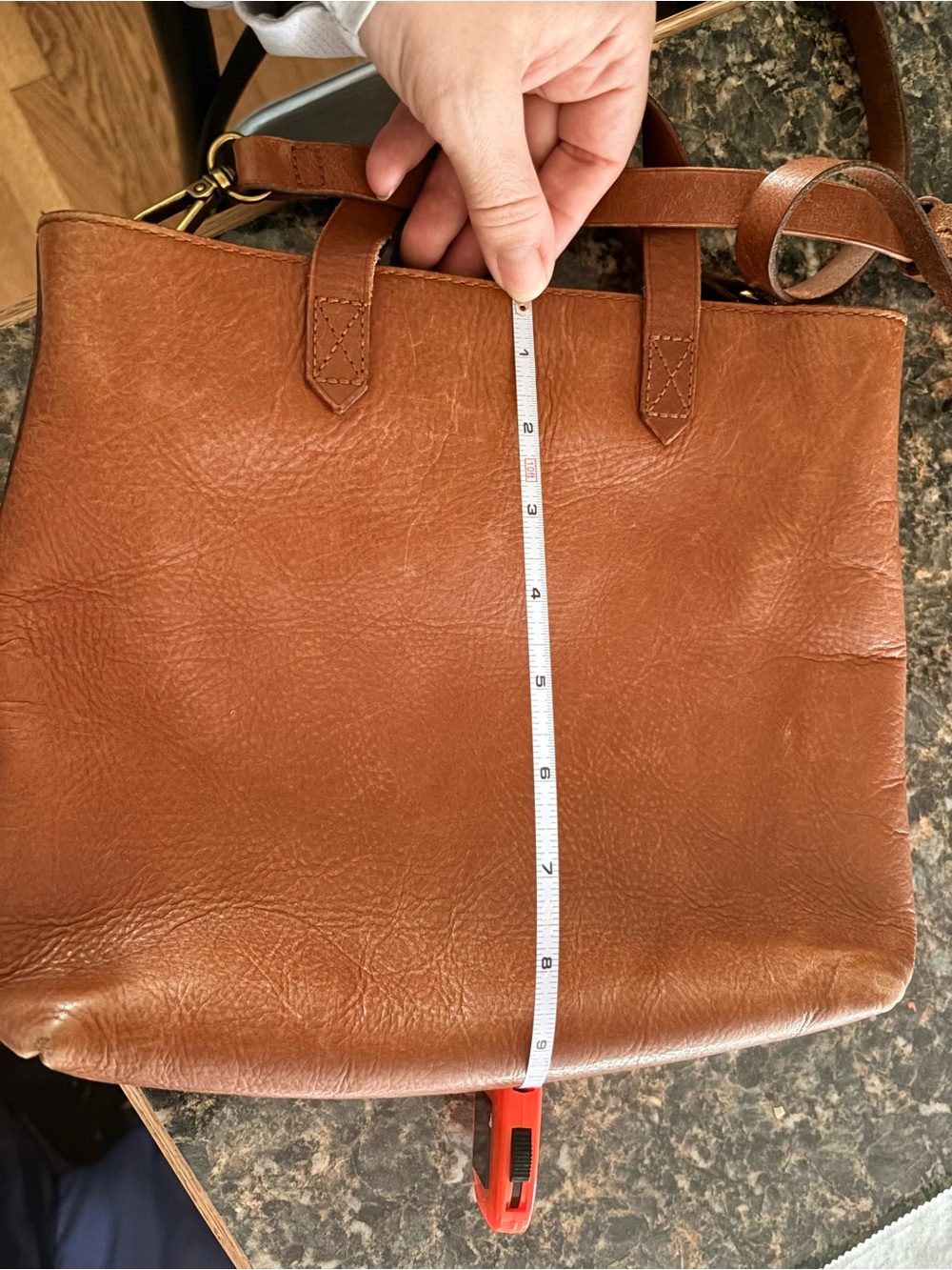 MADEWELL Everyday Convertible Shoulder Bag in Tan Leather - Picture 7 of 8